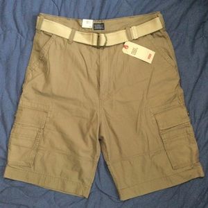LEVIS CARGO SHORTS, SZ. 38, NWT